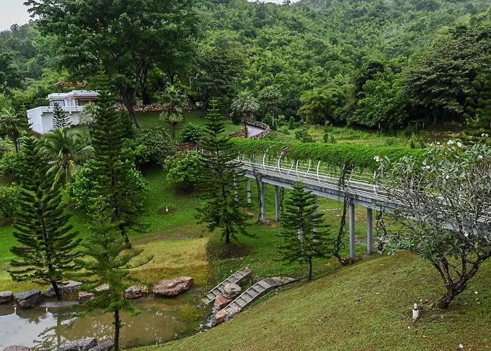 Swiss Valley Hip Resort 4*