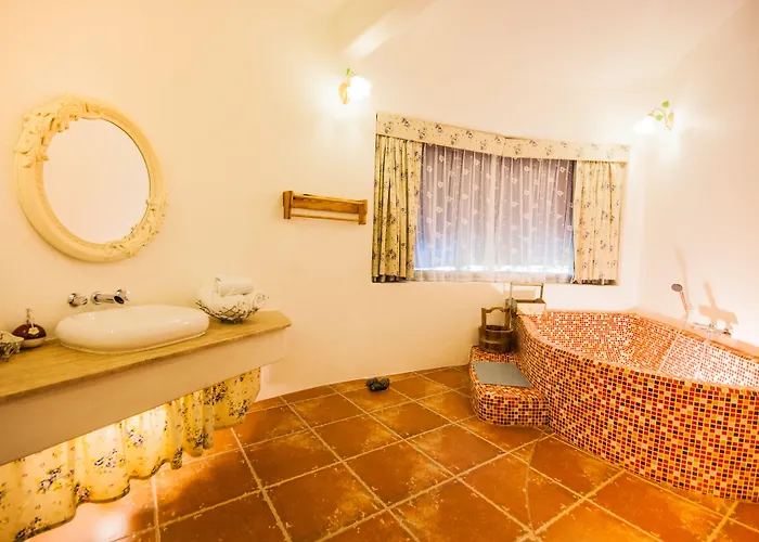 Swiss Valley Hip Resort Suan Phueng