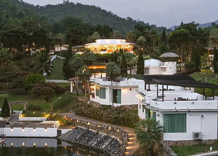 Resort Swiss Valley Hip Suan Phueng