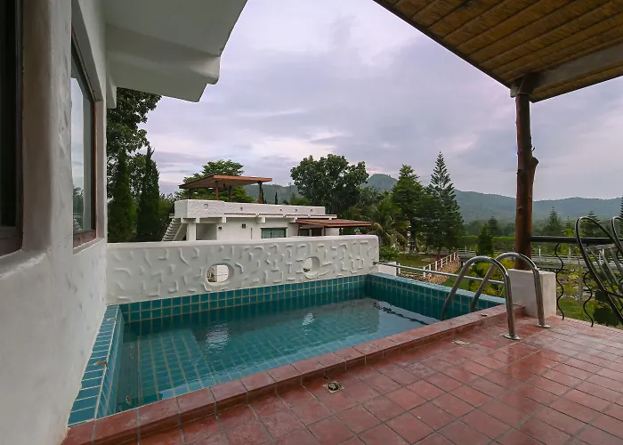 Swiss Valley Hip Resort 4*