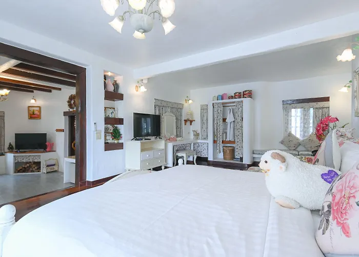 Swiss Valley Hip Resort Suan Phueng