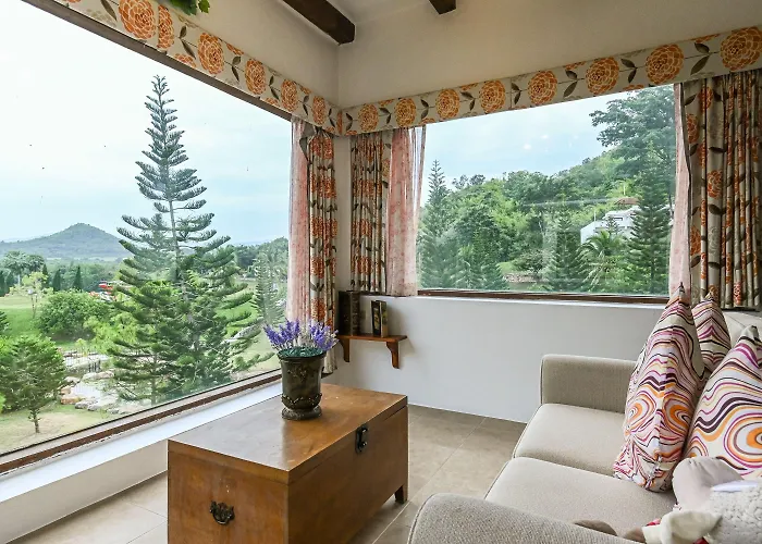 Swiss Valley Hip Suan Phueng