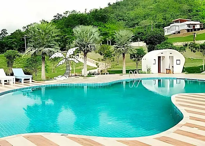Resort Swiss Valley Hip