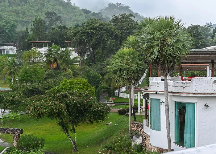 Swiss Valley Hip Resort 4*