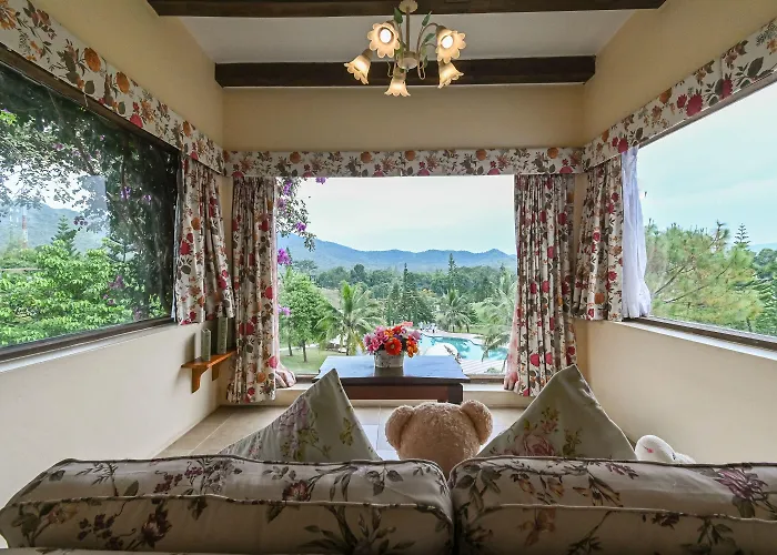 Resort Swiss Valley Hip Suan Phueng
